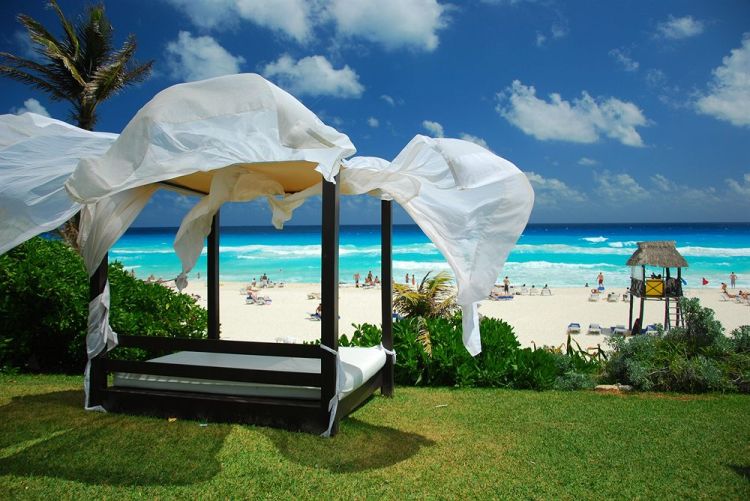Courtesy of http://www.cancunairporttransportations.com/grand-oasis-playa-cancun-resort